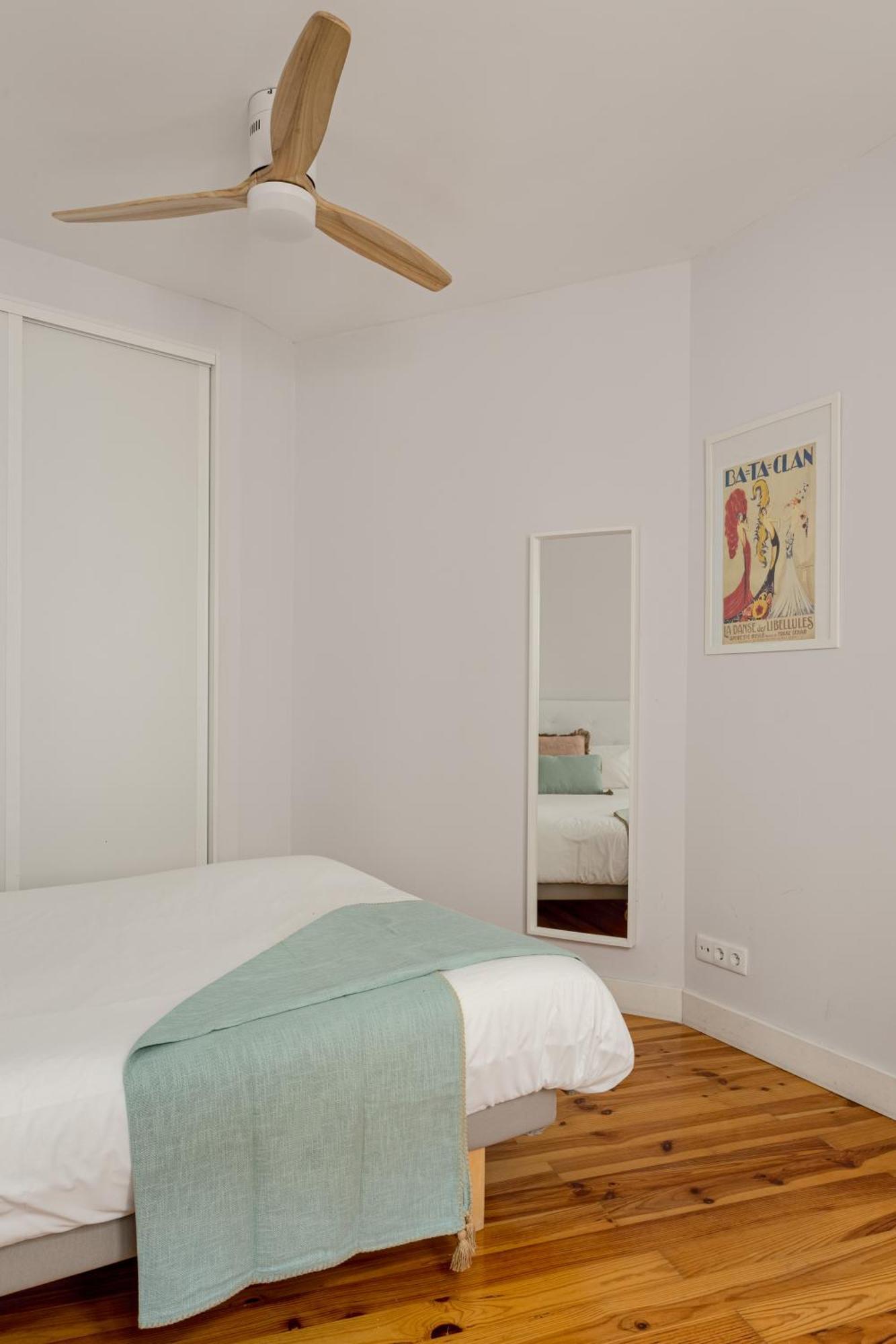 Appartement Joivy Inviting Flat Next To Carmo Convent à Lisboa Extérieur photo